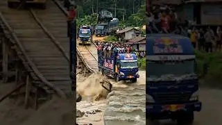 Truck Falls on Wooden Bridge 😱 | Flood Rescue in India #Shorts #youtubeshorts