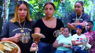 Brindaba comida cuando la visita ya se iba por esta razón sus vecinos hacen esto