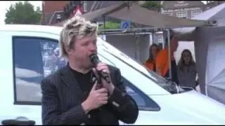 Hoogeveen - Optreden René en Erikah Karst tijdens opening Schutstraat.