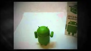 AndroidFiguren.de Google Android Robot Droid by Andrew Bell Dyzplastic
