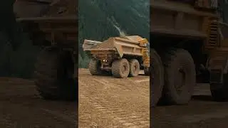 What are Ejector trucks? MacKay Contracting&rsquo;s Cat 730 EJ bringing dirt to the fill site