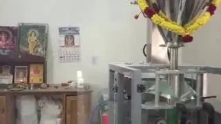 Wall putty powder vertical packaging machine