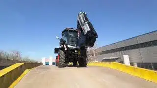 AOLITE new BL90 backhoe loader is equipped with  Carraro gearbox and axles.