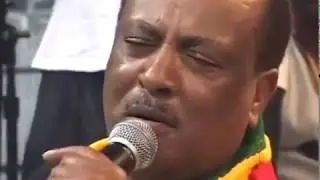 ጥላሁን ገሠሠ: እይዋት ስትናፍቀኝ (Tilahun Gessesse የመጨረሻ የመድረክ ዝግጅት) Ethiopia