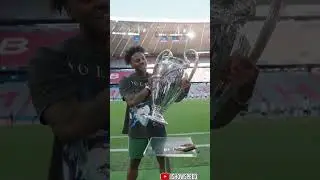 iShowSpeed Lifts The Champions League Trophy!