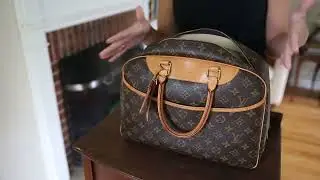 Louis Vuitton Deauville review & what's in my bag.
