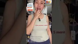 Host produk pakaian mengganti rok dengan celana saat live di aplikasi digital