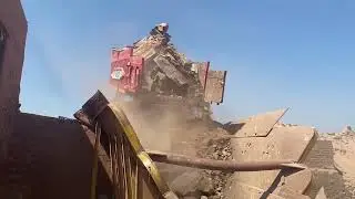 &ldquo;The Most Powerful Crushing Machine You'll Ever See!&rdquo;&ldquo;Metal? Concrete? Toys? All CRUSHED Instantly!&rdquo;
