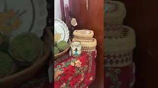Vintage Christmas Booth Reset Pt. 2 ✨ Decorating My Antique Mall Space for the Holidays