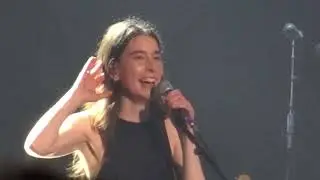 10/15 HAIM - Danielle Profoundly Messes Up Hallelujah @ The Mann Center, Philadelphia, PA 9/04/25