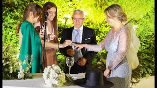 Lucia y Rafa cumplen 25 años de amor. Bodas de plata inolvidables con sus hijas como testigos