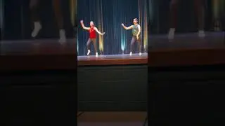 EU DANCEI FUNK NA ESCOLA AMERICANA!!!