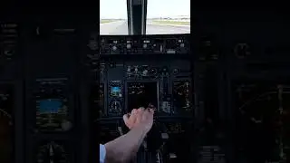 Cockpit View - Take off from Alicante ALC AirPort - Boeing B737