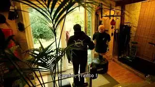Un pezzo mitico con Dario Bandiera misto tra comicit&agrave; e scazzottate con il cugino maleducato!