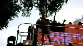Claudia Leitte e Marcio  se beijando no Carnaval 2009