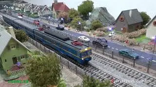 Automotor serie UT440, D Sonido, RENFE, Época IV, Escala N  Marca Arnold, Ref HN2440S