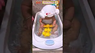 Struggling to bathe your sitting baby alone? Baby Bath Chair makes it easy! #MomLife