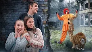 😱 HUGGY WUGGY ve Skutečném Životě! Huggy Wuggy Nás Pronásleduje! Kartonová Továrna na Hračky!