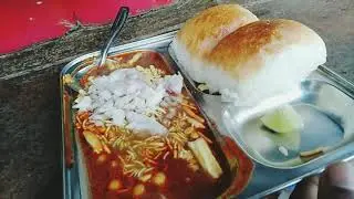 BORIVALI FOOD STREET | MUST TRY FOOD |   PATIL MISAL | KOLHAPURI STYLE SPICY MISAL