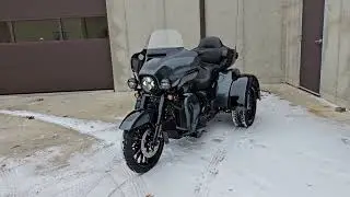 2025 Harley-Davidson FLHTCUTG Ironhorse Metallic/Vivid Black