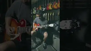 Channeling more Midwest Emo vibes 🖤 #gibson #lespaul #midwestemo #emo #guitar