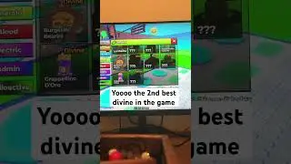 Opening a divine lucky block in escape tsunamis for brainrots #roblox #escapetsunamiforbrainrots