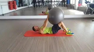 CRUNCH CON FITBALL