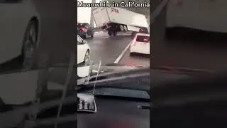 strong wind in California Caused a car accident  #shorts #california #truck