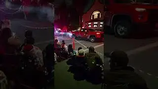 Прямая трансляция с рождественского парада в Калифорнии