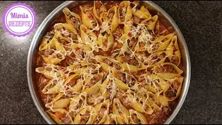Muschelpasta (Conchiglioni) gefüllt mit Salsiccia Ticinese und Gemüse - überbacken