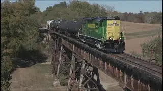 If John Deere was a Train : INER 5255 Indiana Eastern Railroad GP38-2