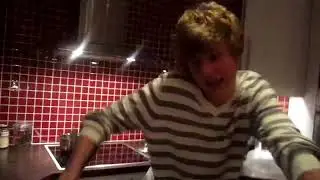 Herman &auml;r galen!! Kaffe &auml;r gott!!