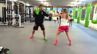 Frauen Thai-Kickboxen