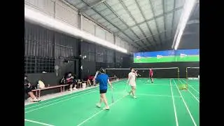 Duy và 3 chị e