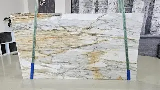 Calacatta Macchia Vecchia - Marble with golden and gray shades