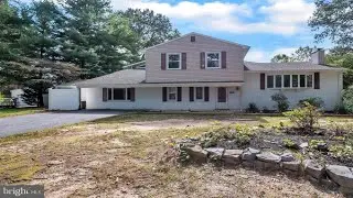 36 MILBURN CIRCLE, PASADENA, MD Presented by Wendy Hofmann.