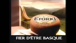 Publicit&eacute; 1999 Etorki (Fronton de pelote basque au milieu des moutons)
