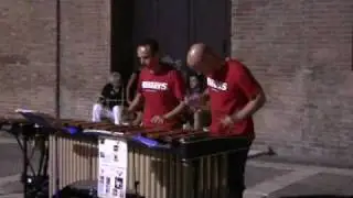 Buskers Ferrara 2010: MALLET DUO(2/3)