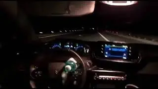 Cum conduce un sofer cu sticla de apa, accident pe autostrada, masina fara sofer