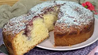 Torta allo yogurt variegata alla marmellata 