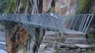 भिर खाेपेर बनाइएकाे नेपालकै पहिलाे | Cantilever Bridge