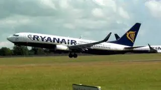 Ryanair - Boeing 737-800 (EI-DYM) - Takeoff Dublin - Close Up HD