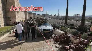 A walk through the city center to Jaffa Gate 