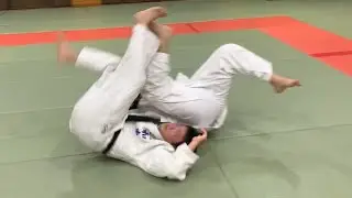 腕緘返し　ude-garami gaeshi(arm lock sweep)