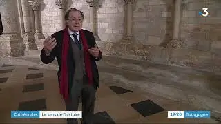 Saint-Étienne de Sens est la première cathédrale gothique
