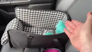 SlowTon Console Dog Car Seat, Portable Dogs Armrest Booster Seat for Small Dog Review