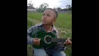 Bocah 9 tahun Jago bener main ukulele!!! #shorts
