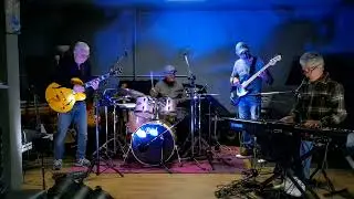 MICRO CLIMAT - Plus je t'embrasse - Live Studio Mag