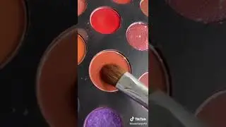 Seulgi's glitter tears makeup look in Psycho
