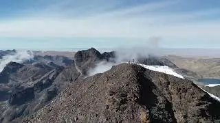 Peque&ntilde;o Alpamayo - Cordillera Real de Bolivia.
